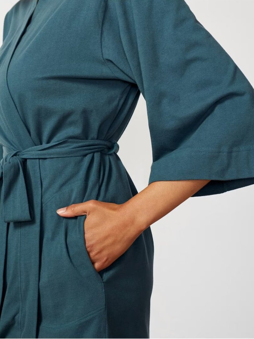 Coyuchi Solstice Organic Short Robe - Picture 2 of 7